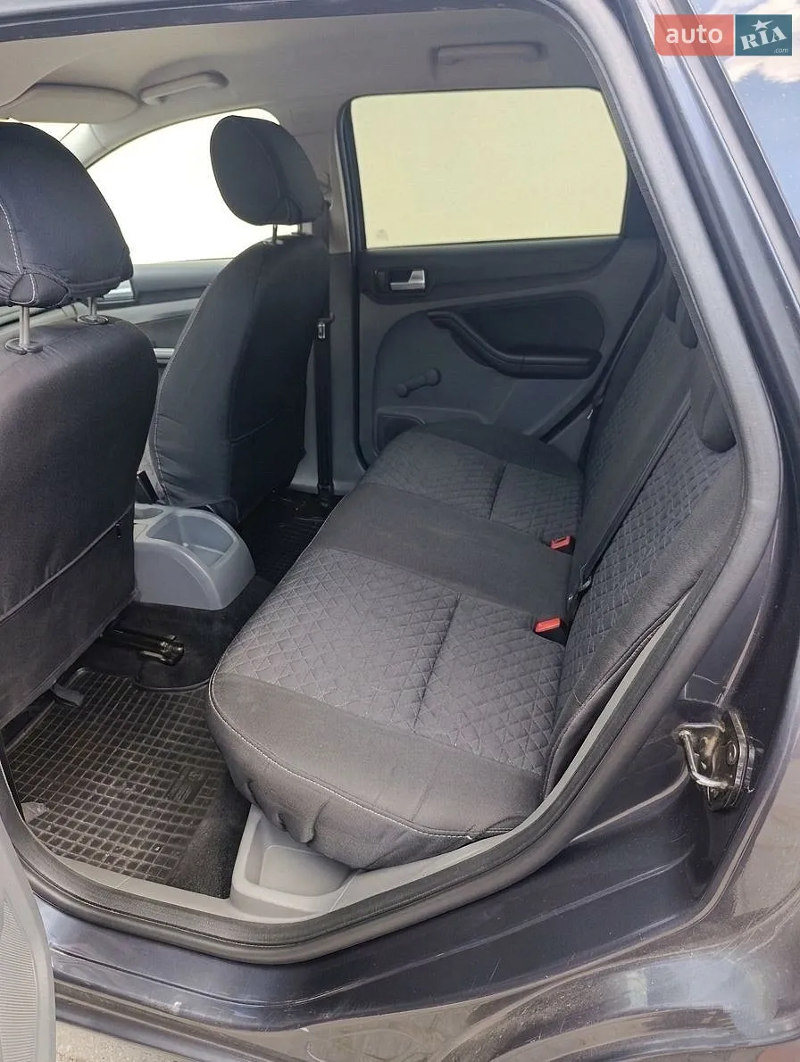 2010 Ford Focus - мініатюра 6