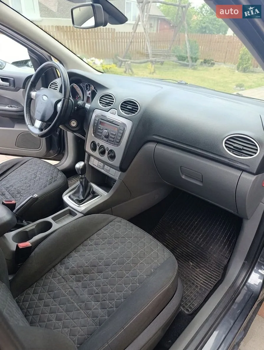 2010 Ford Focus - мініатюра 10