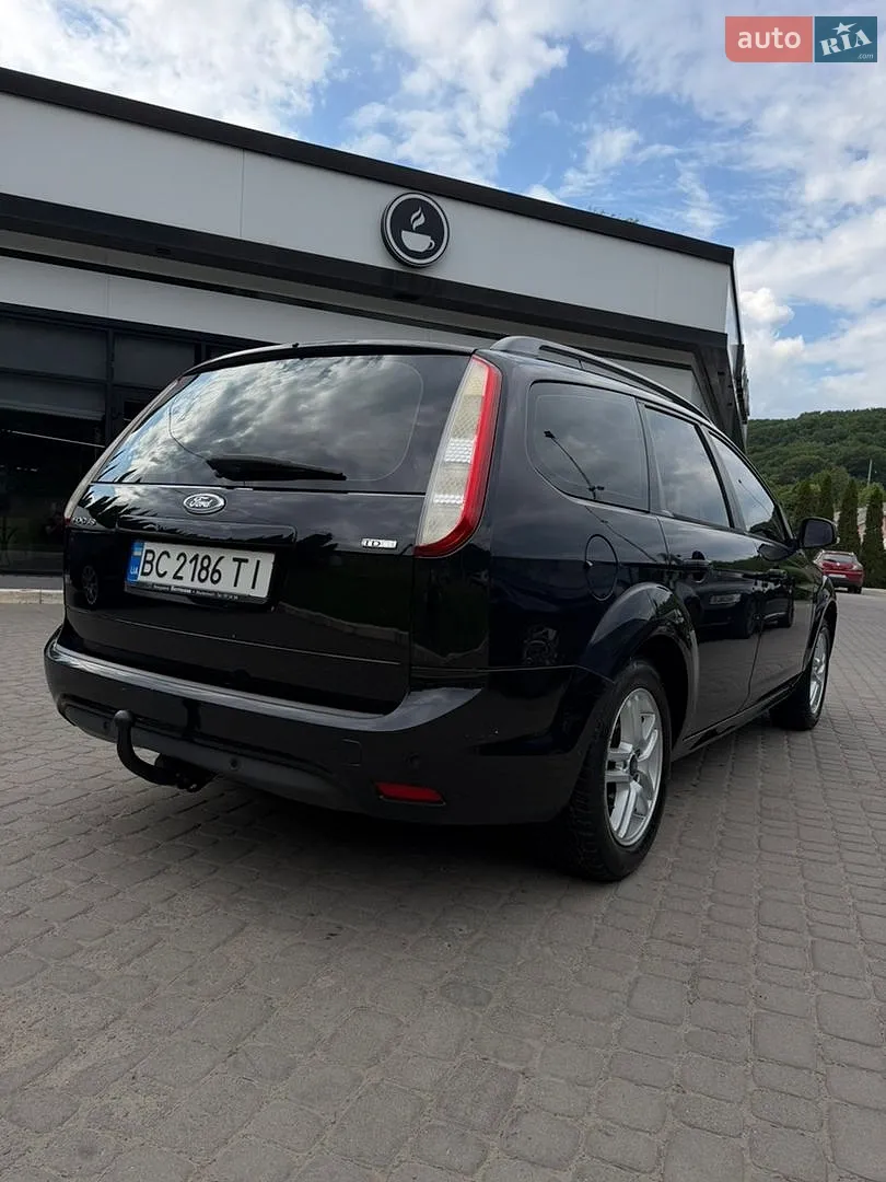 2010 Ford Focus - мініатюра 9