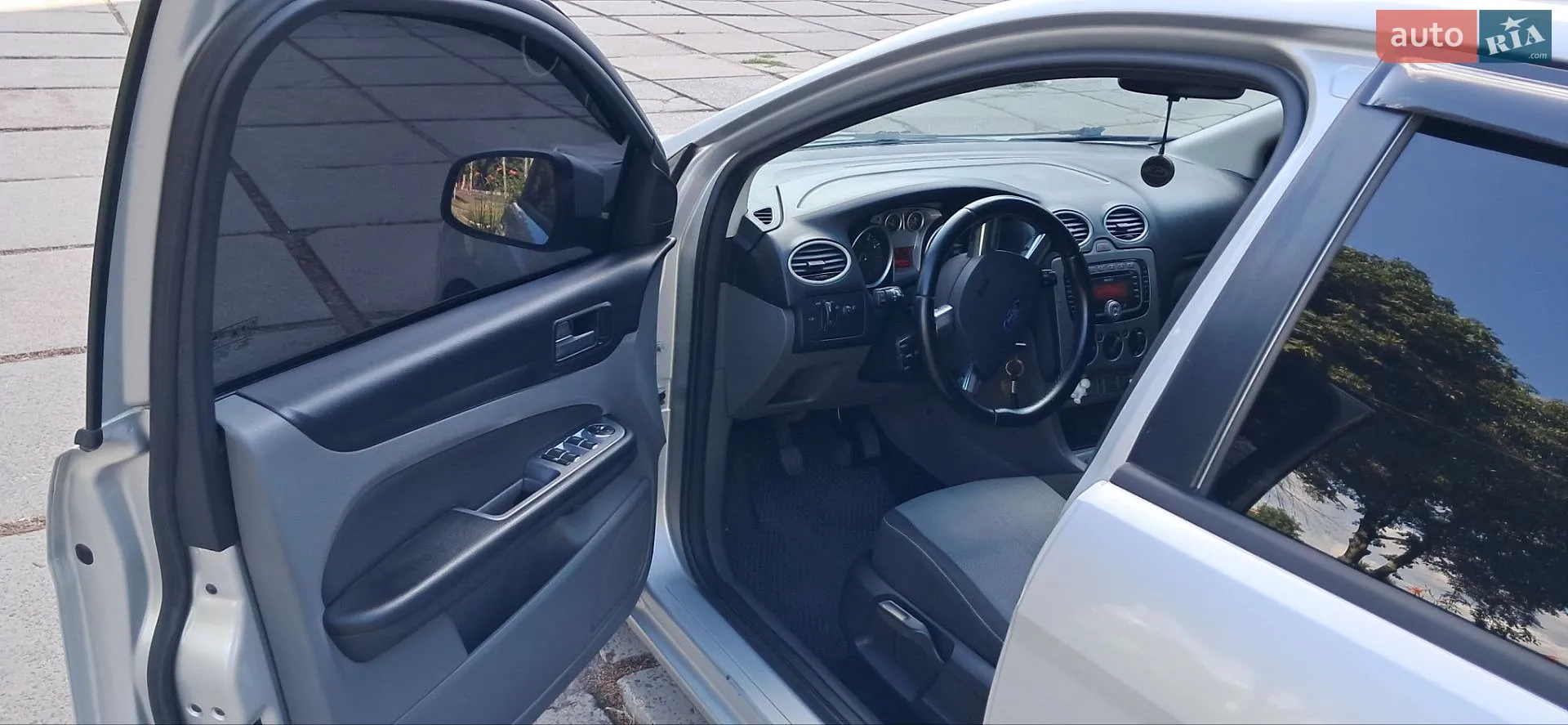 2010 Ford Focus - мініатюра 9