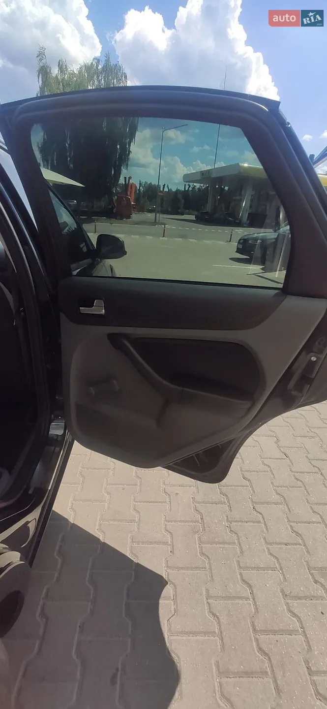 2011 Ford Focus - мініатюра 18
