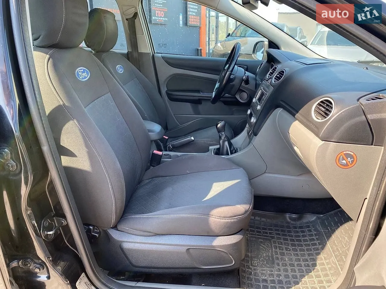 2010 Ford Focus - мініатюра 25