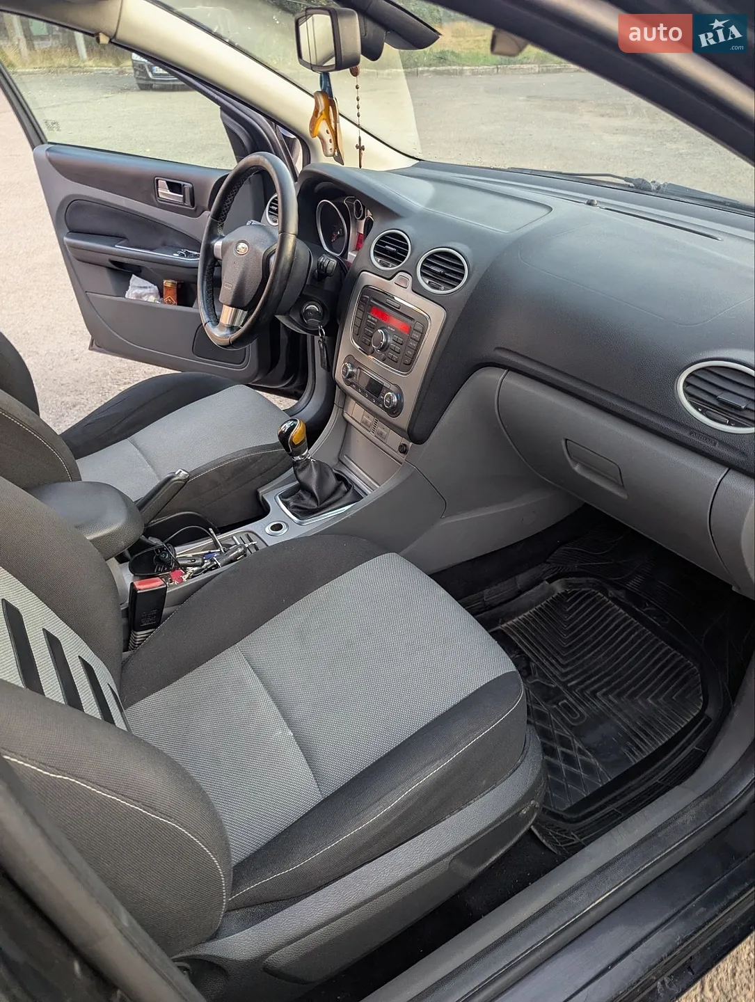2010 Ford Focus - мініатюра 14