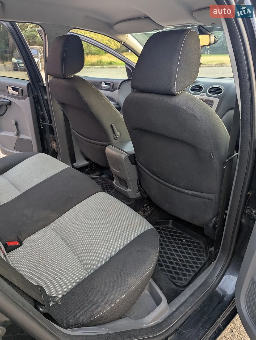 2010 Ford Focus - мініатюра 32