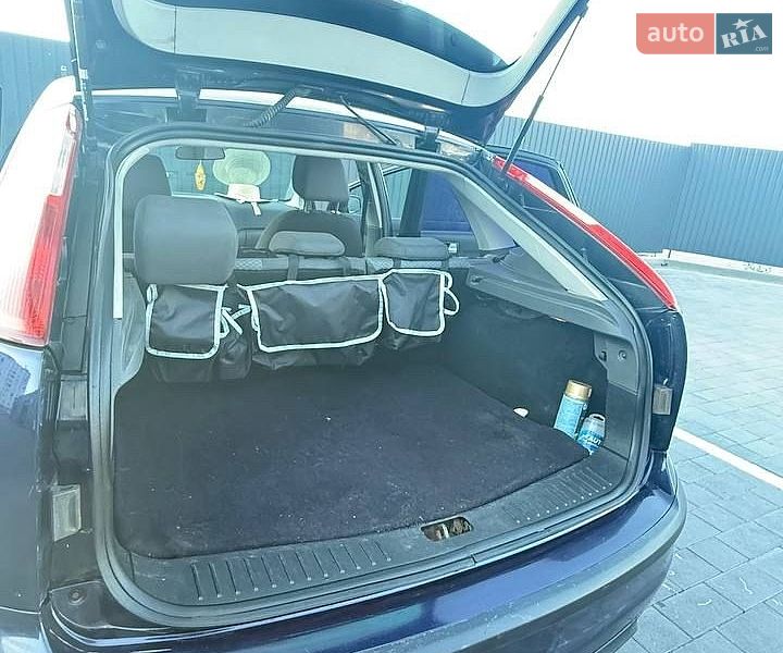 Хэтчбек Ford Focus 2006 в Шептицькому