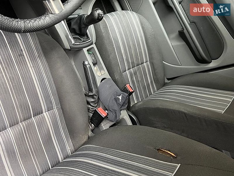 Хэтчбек Ford Focus 2011 в Смеле