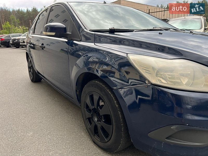 Хэтчбек Ford Focus 2011 в Смеле