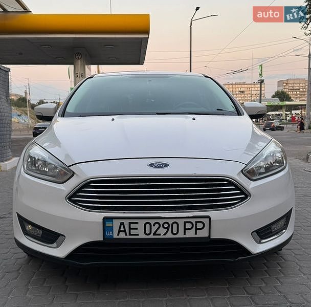 Хетчбек Ford Focus 2017 в Дніпрі