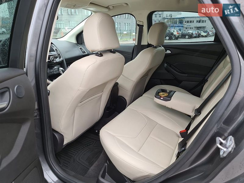Хэтчбек Ford Focus 2015 в Львове