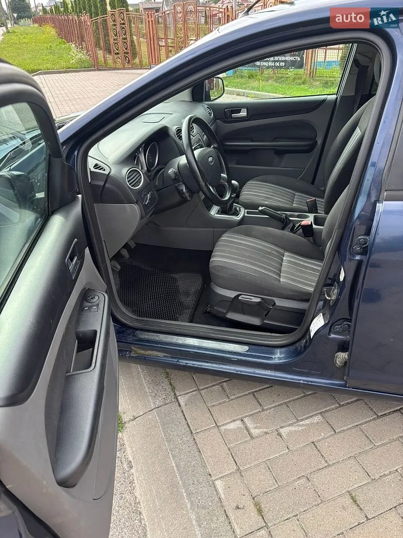 2010 Ford Focus - мініатюра 15
