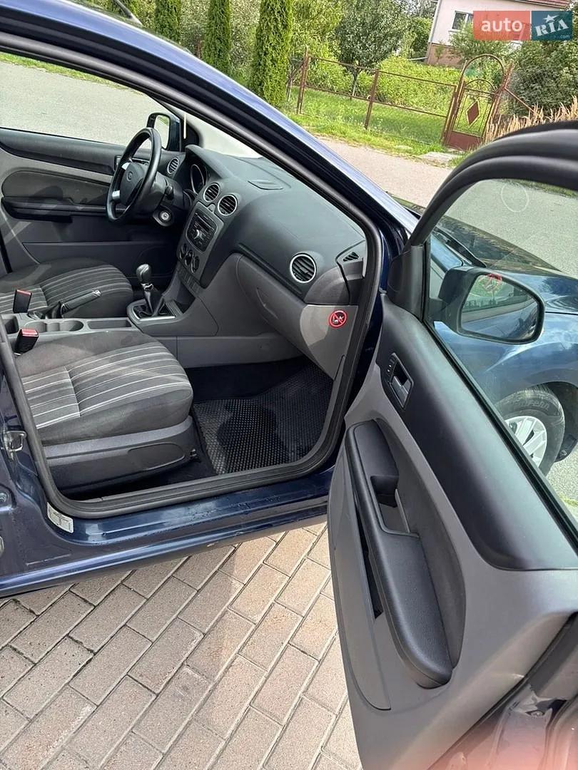 2010 Ford Focus - мініатюра 20