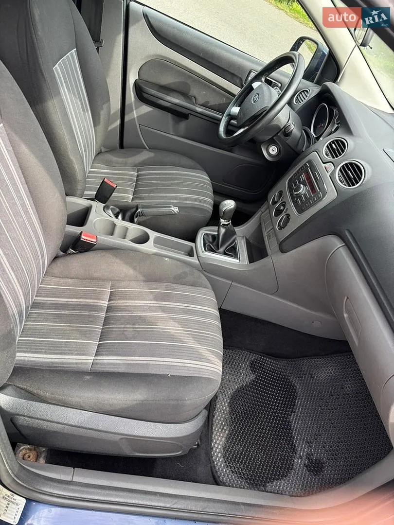 2010 Ford Focus - мініатюра 21