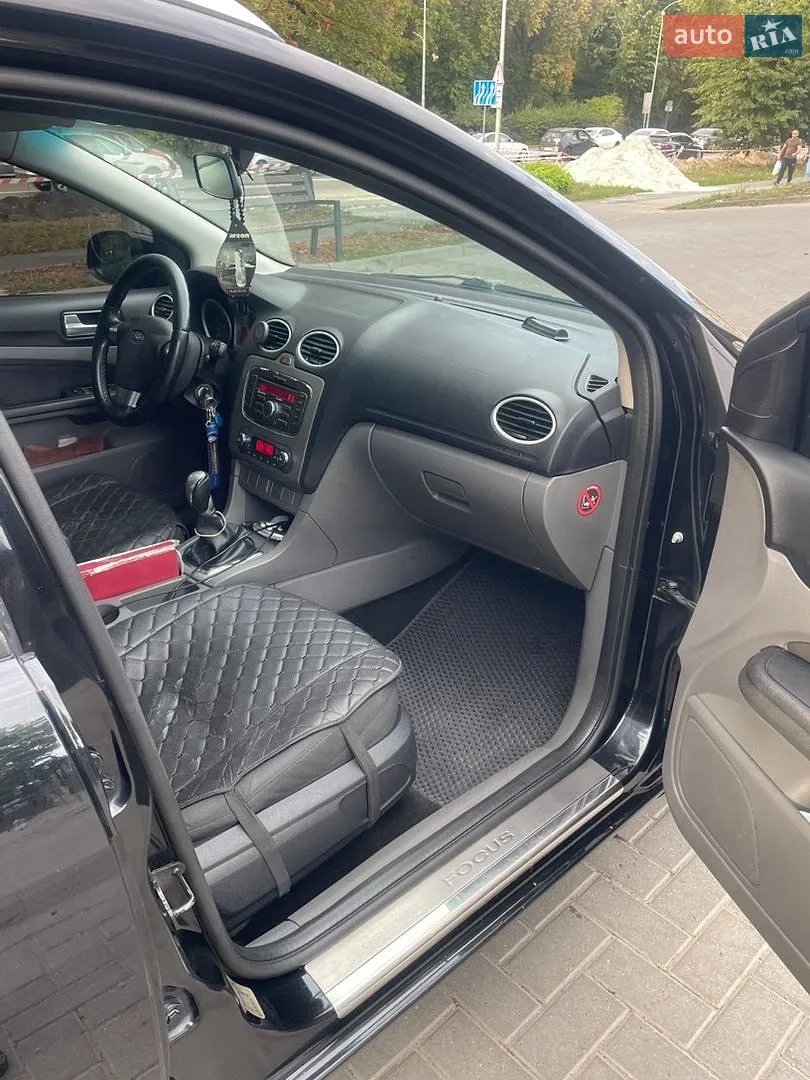 2010 Ford Focus - мініатюра 9