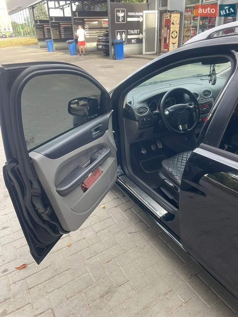 2010 Ford Focus - мініатюра 10