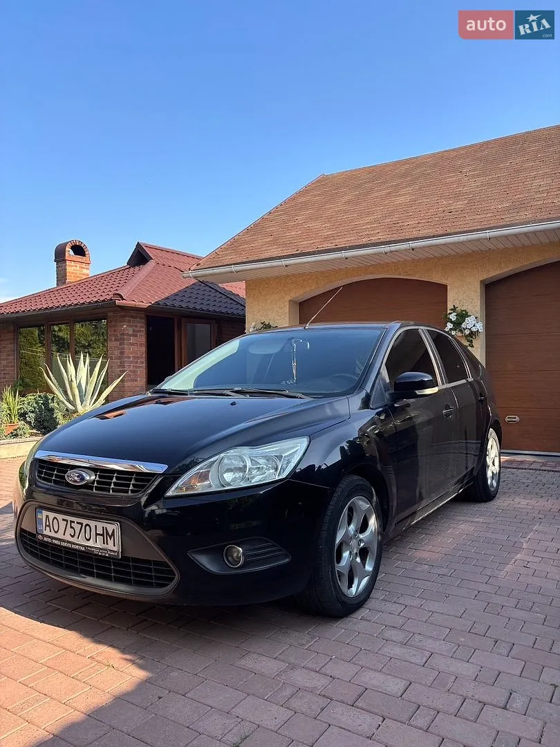 2010 Ford Focus - мініатюра 2