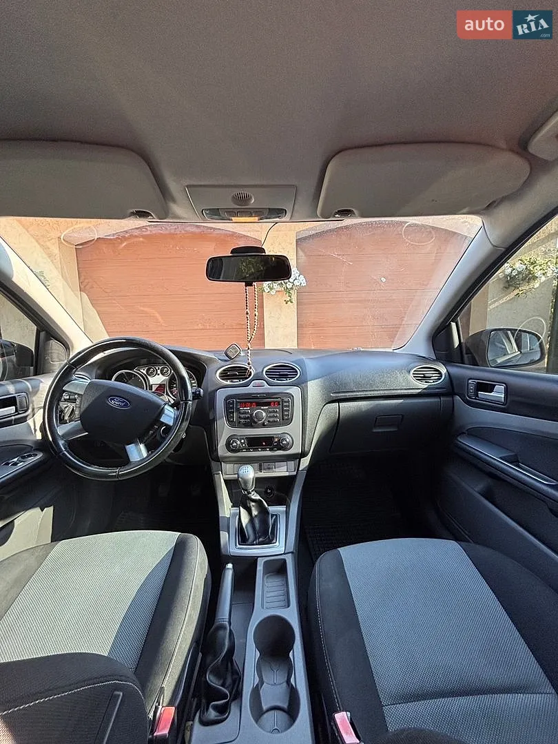 2010 Ford Focus - мініатюра 16