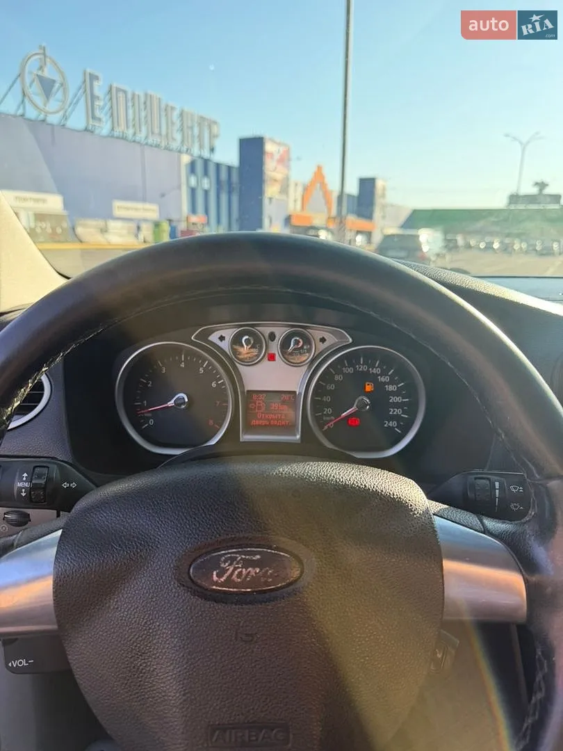 2010 Ford Focus - мініатюра 8