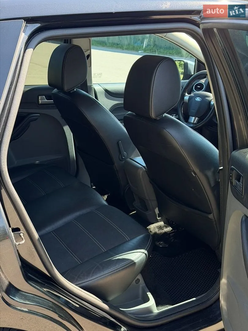 2010 Ford Focus - мініатюра 28
