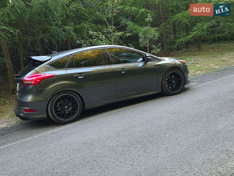 Хэтчбек Ford Focus 2017 в Луцке