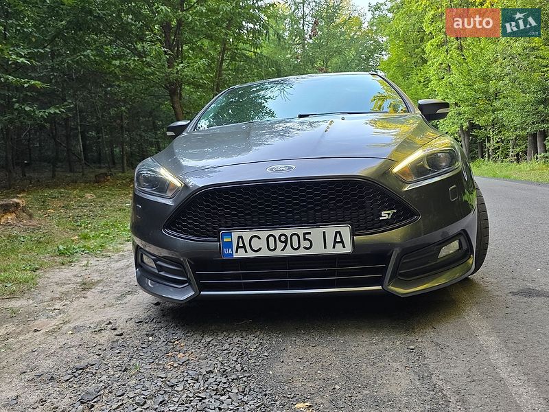 Хэтчбек Ford Focus 2017 в Луцке