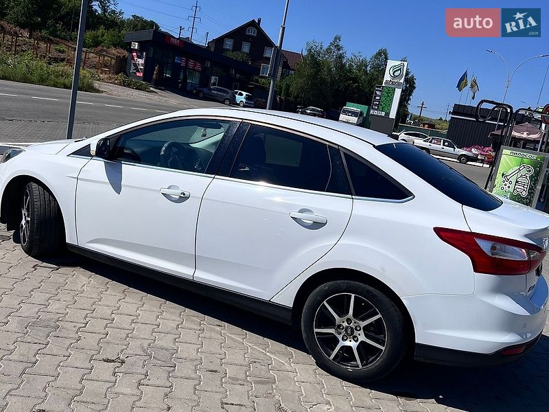Седан Ford Focus 2011 в Черновцах