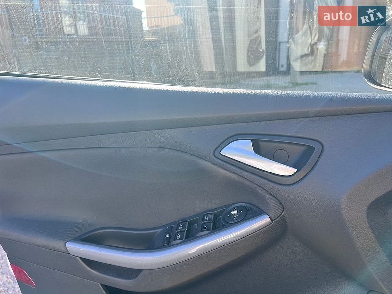 Седан Ford Focus 2011 в Черновцах