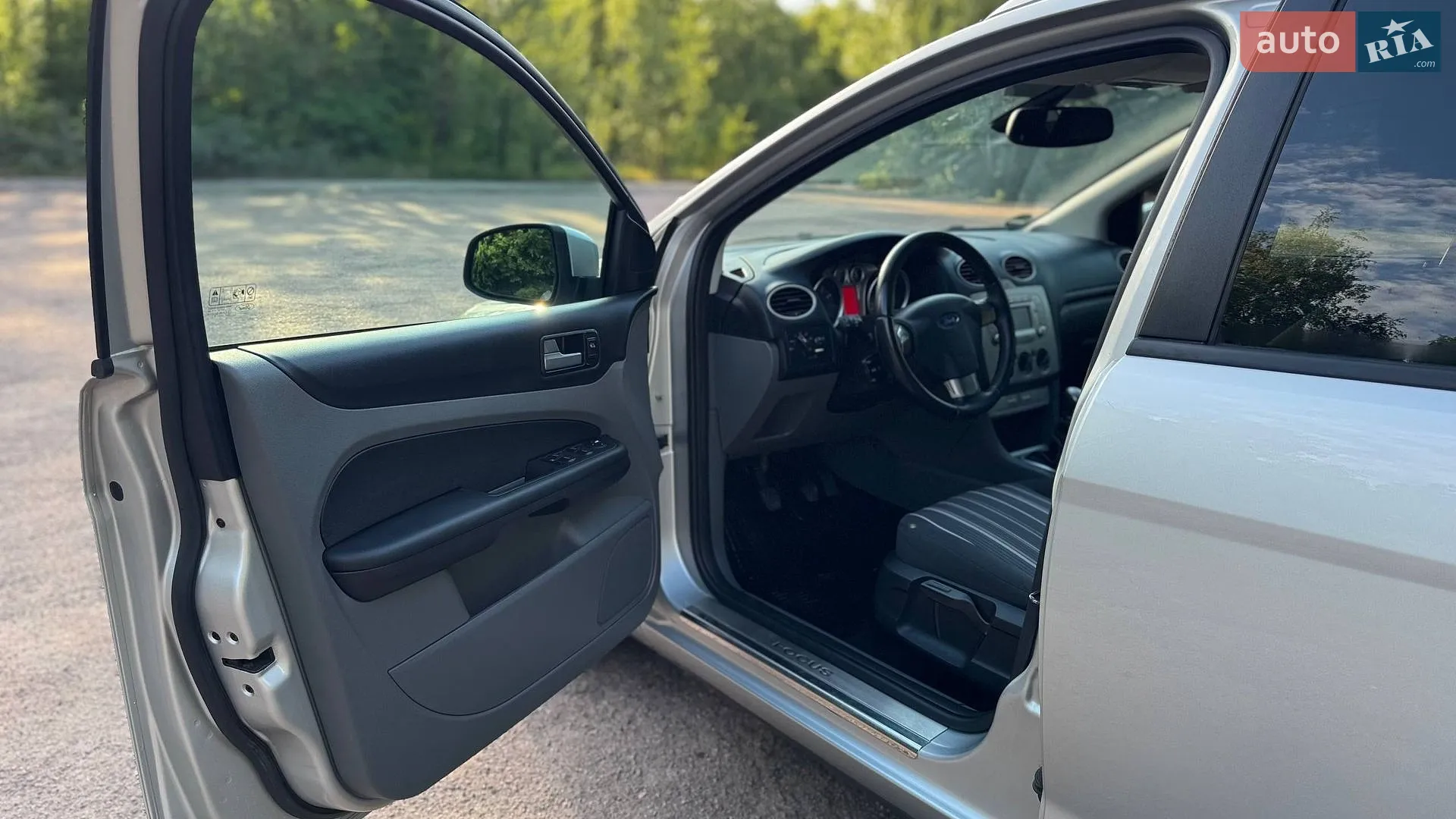 2010 Ford Focus - мініатюра 17
