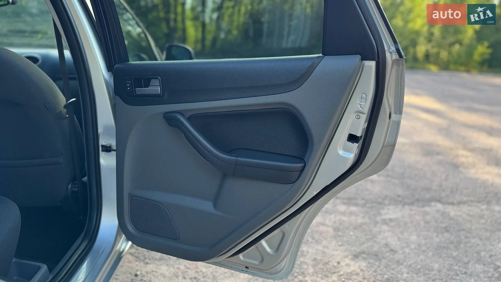 2010 Ford Focus - мініатюра 38
