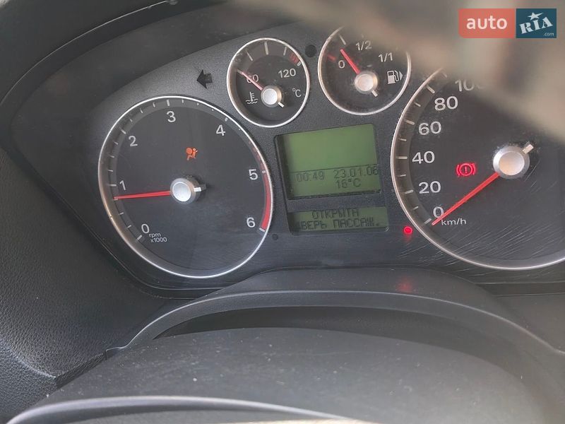 Хэтчбек Ford Focus 2005 в Киеве фото 22 Хэтчбек Ford Focus 2005 в Киеве