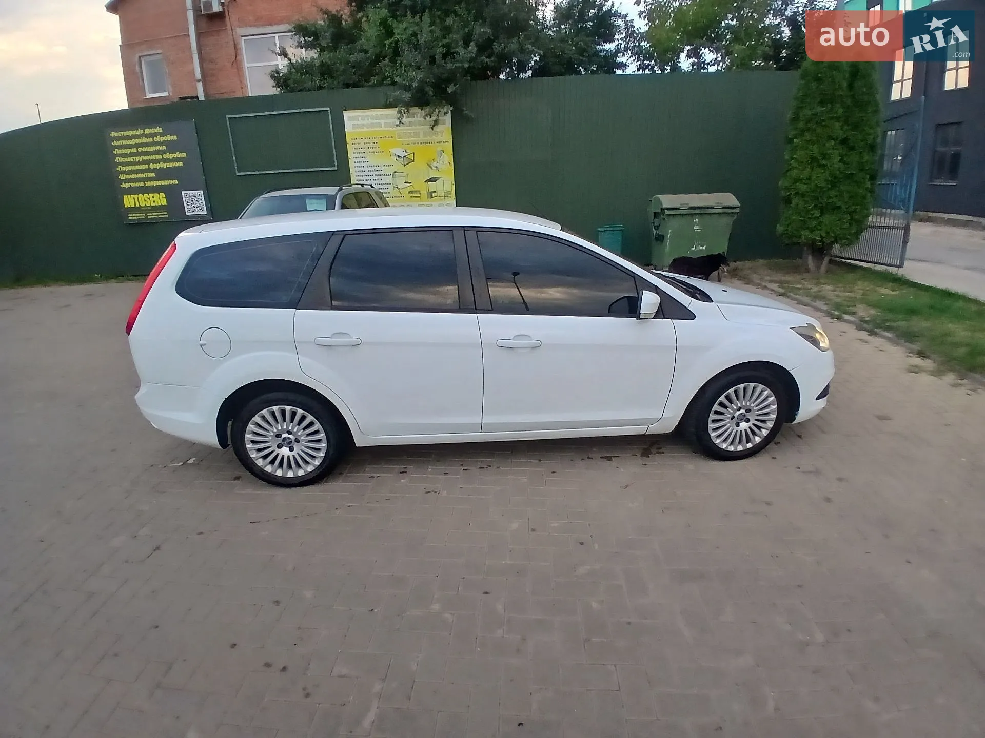 2010 Ford Focus - мініатюра 3
