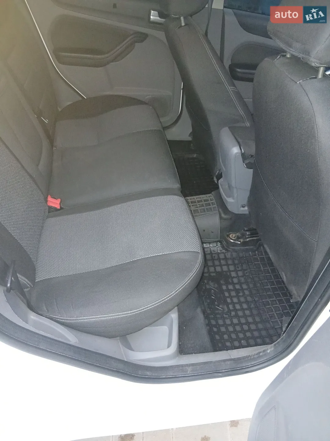 2010 Ford Focus - мініатюра 11