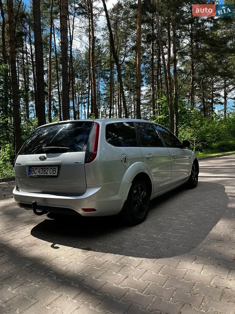 2010 Ford Focus - мініатюра 5
