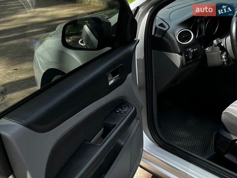 Универсал Ford Focus 2010 в Новояворовске