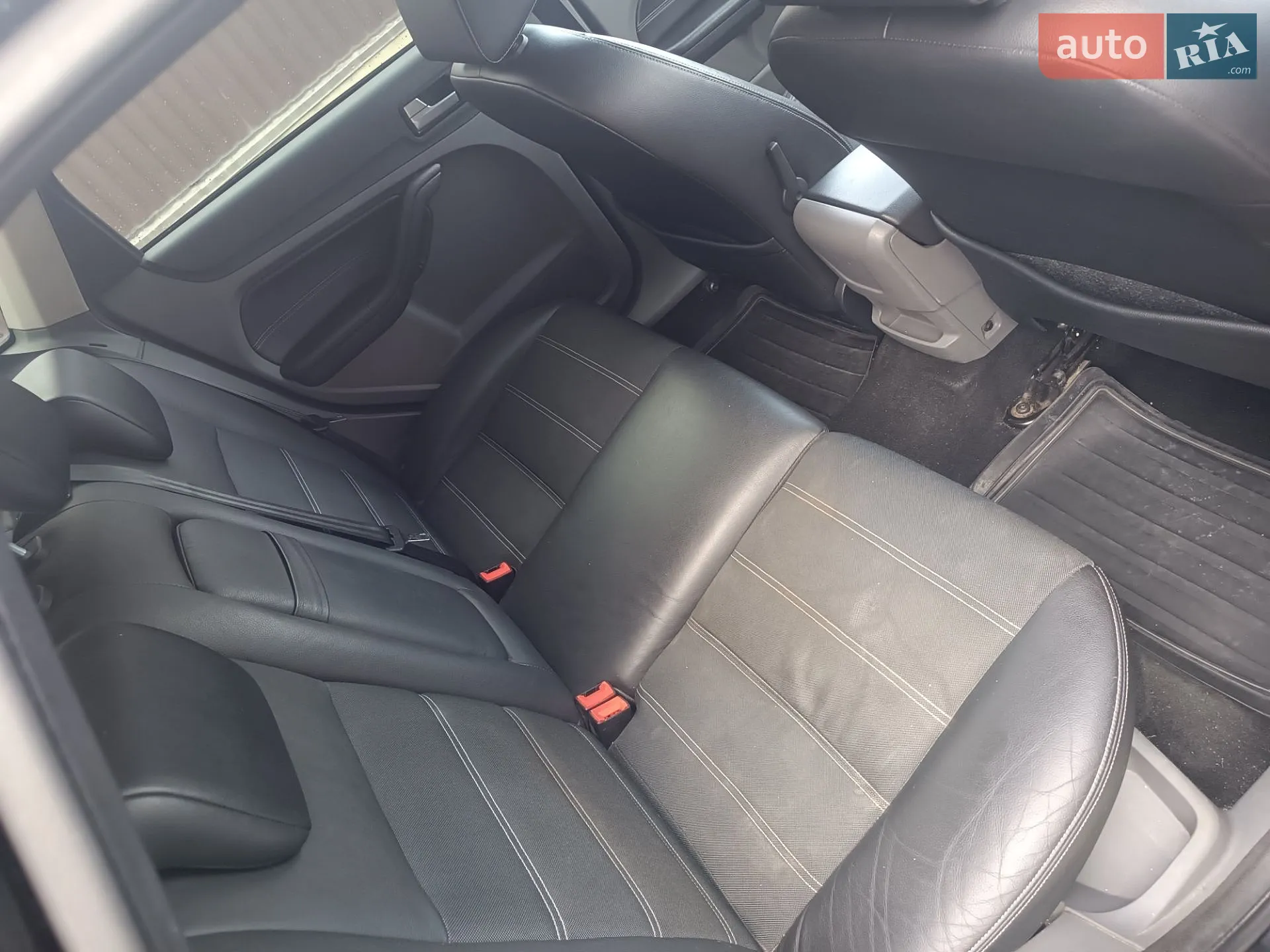 2010 Ford Focus - мініатюра 4