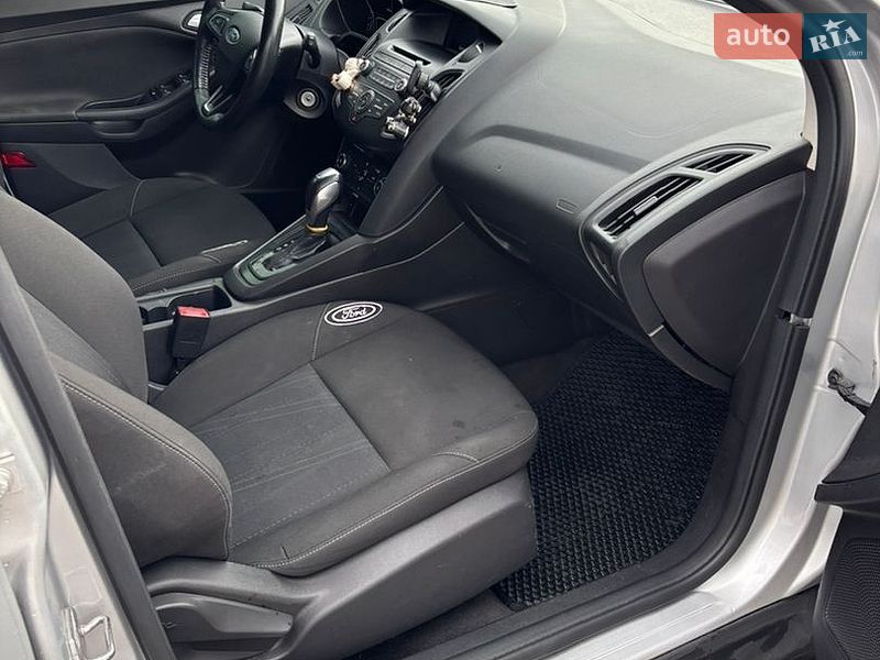 Хетчбек Ford Focus 2015 в Обухові