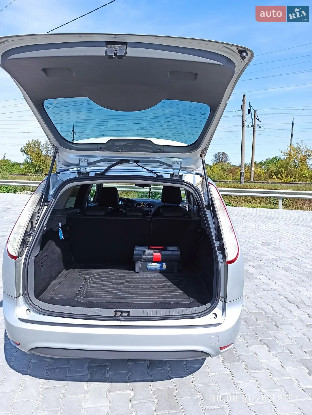 2010 Ford Focus - мініатюра 2