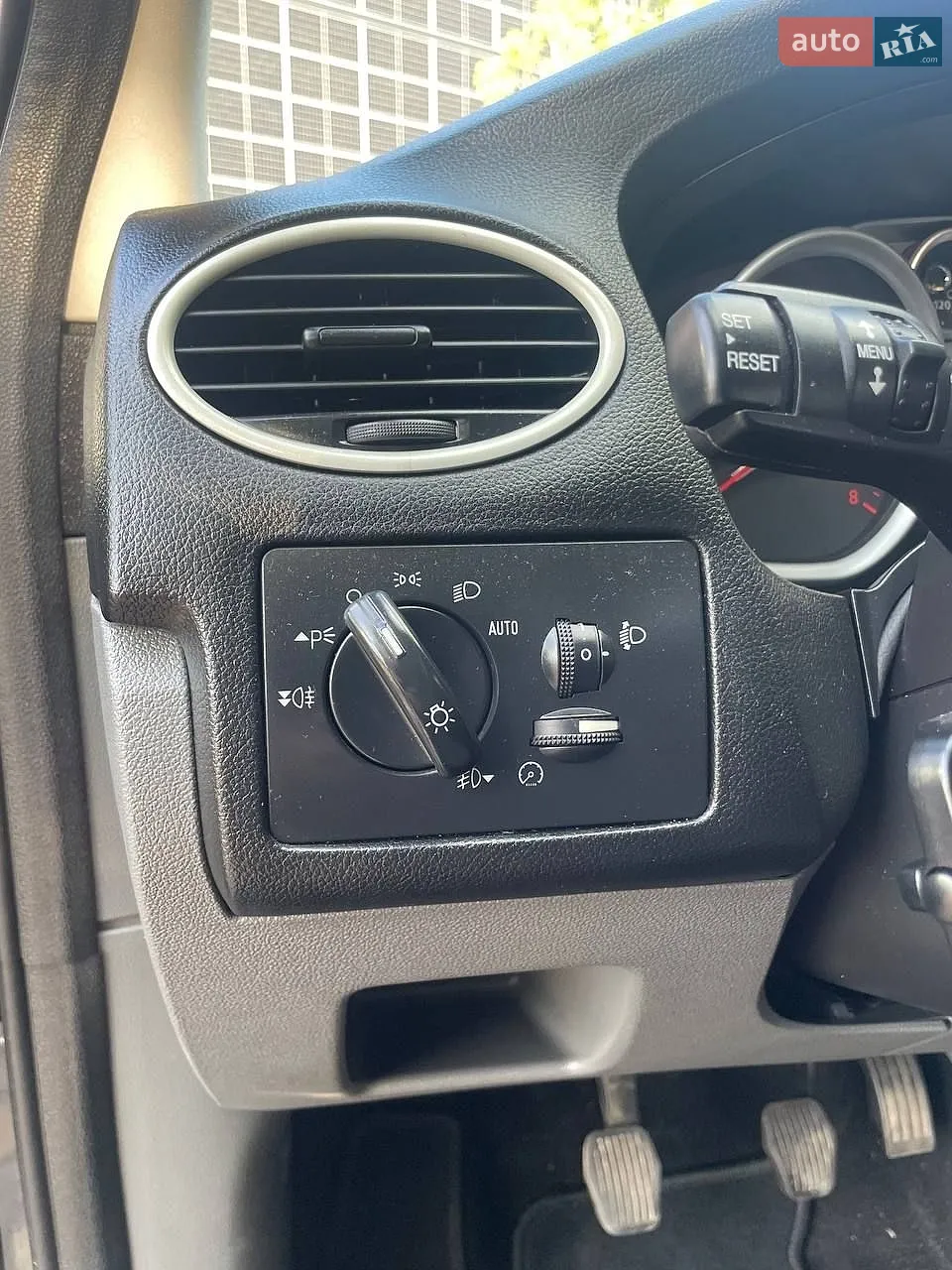 2010 Ford Focus - мініатюра 11