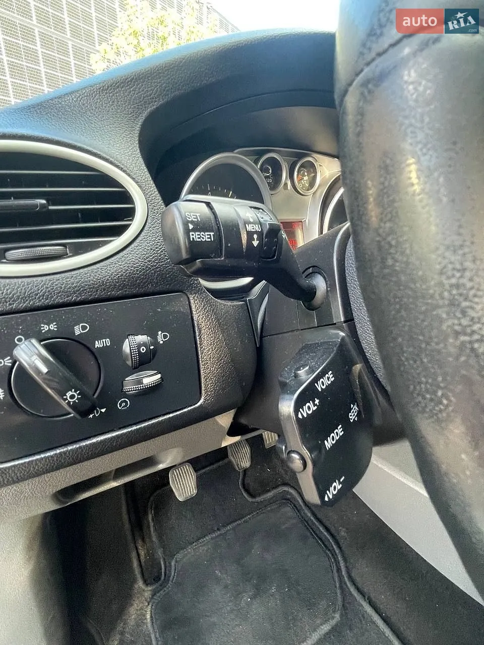 2010 Ford Focus - мініатюра 12