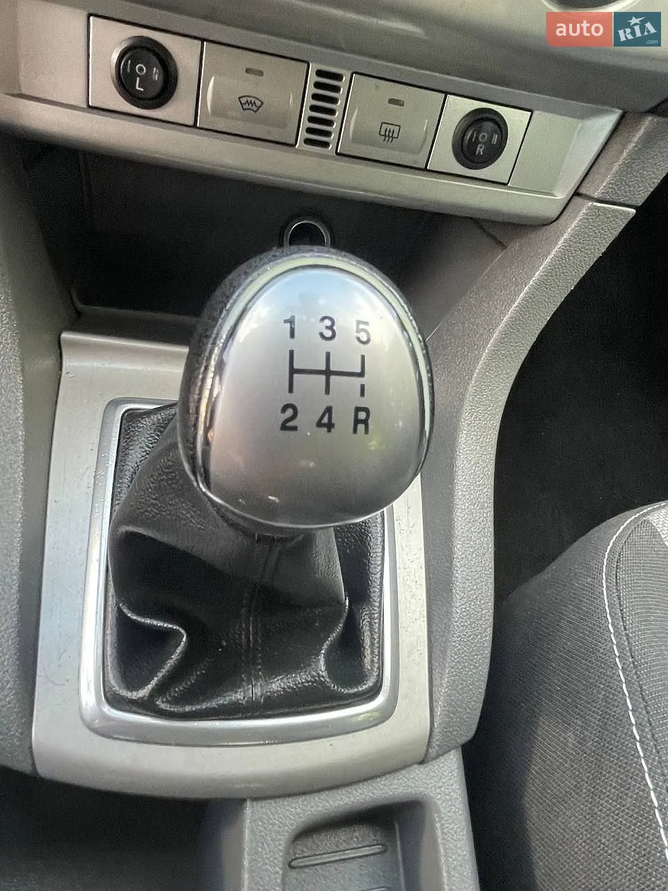 2010 Ford Focus - мініатюра 16