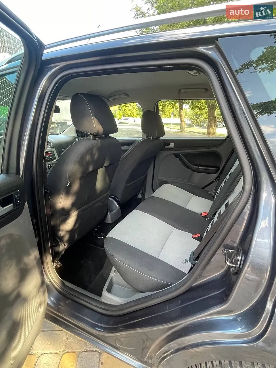 2010 Ford Focus - мініатюра 18