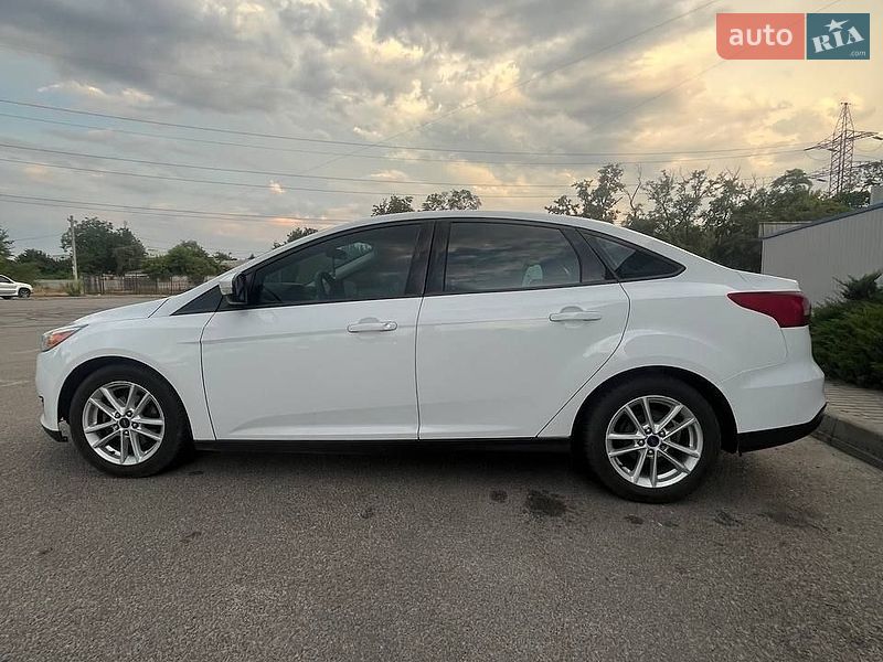 Седан Ford Focus 2015 в Дніпрі