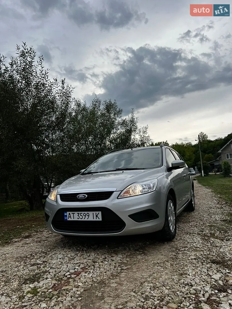 2010 Ford Focus - мініатюра 2
