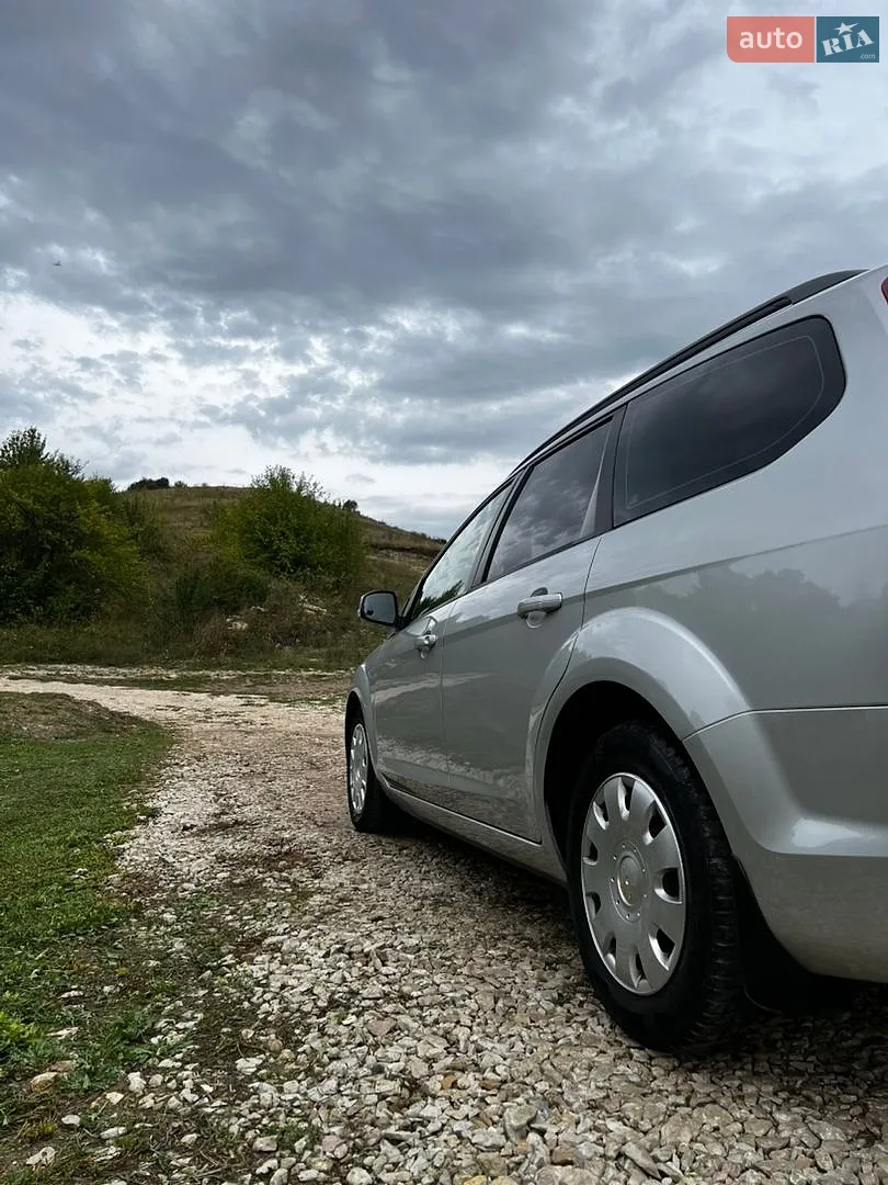 2010 Ford Focus - мініатюра 6