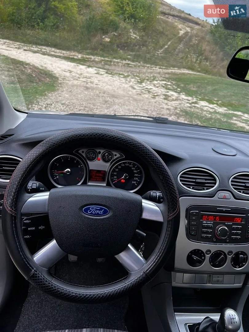 2010 Ford Focus - мініатюра 10