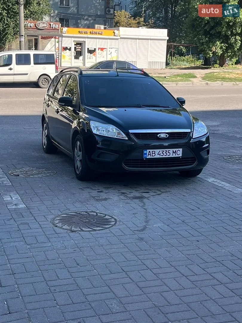 2010 Ford Focus - мініатюра 2