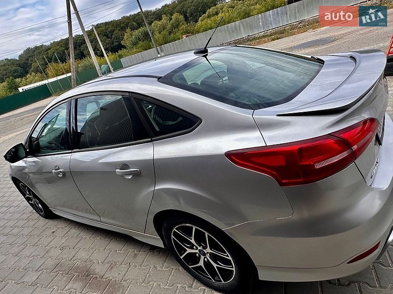 Седан Ford Focus 2015 в Городку