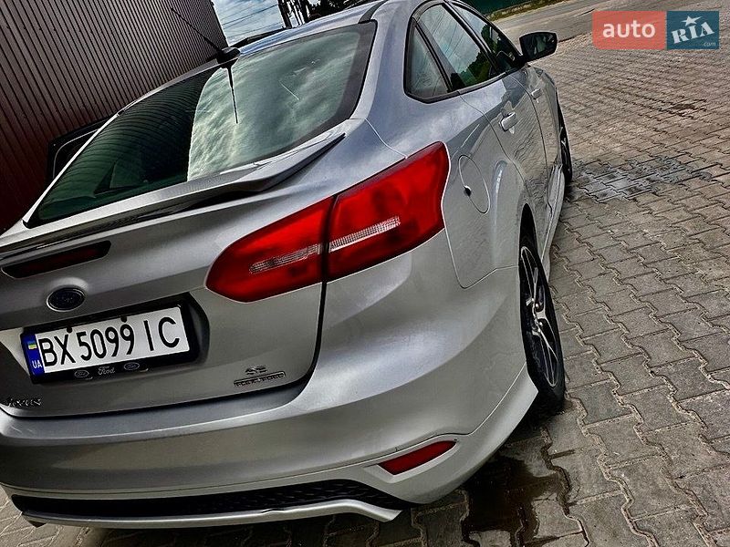 Седан Ford Focus 2015 в Городку
