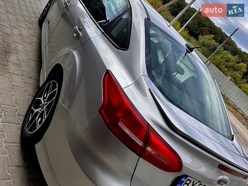 Седан Ford Focus 2015 в Городку