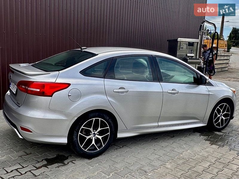 Седан Ford Focus 2015 в Городку