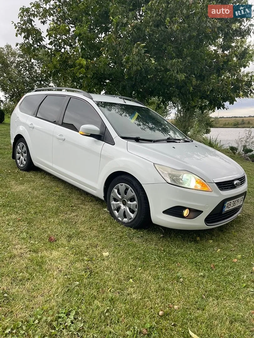 2010 Ford Focus - мініатюра 2